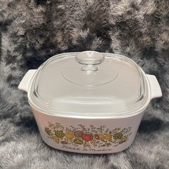 VINTAGE CORNING WARE A-3-B 3 QUART
CASSEROLE DISH W/ PYREX A9C LID-SPICE OF LIFE - Picture 2 of 16
